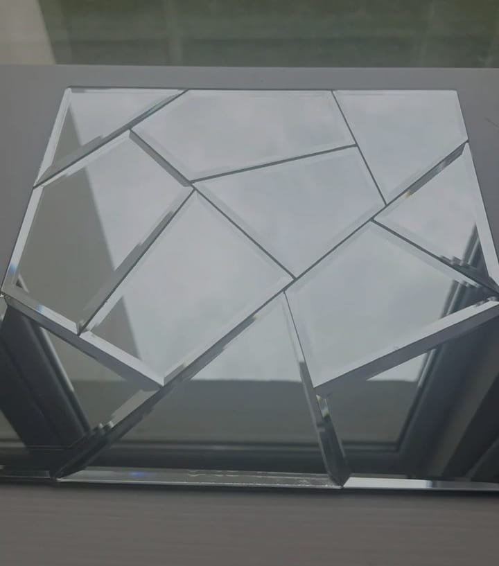 MOSAICO ESPEJO FRAGMENTADO