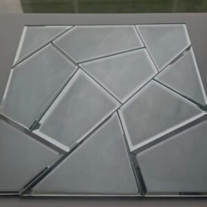 REVESTIMIENTO ESPEJADO GEOMÉTRICO ABSTRACTO